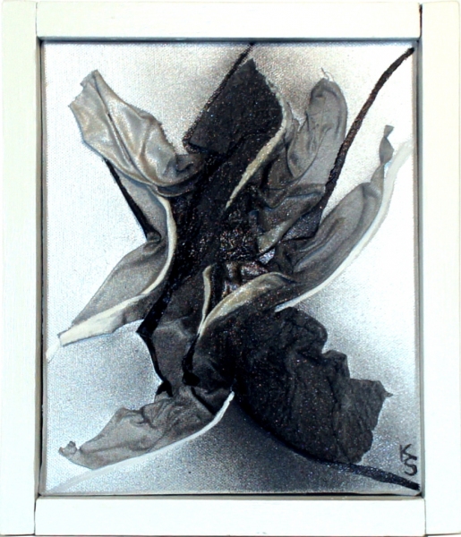 Ghost 2, 27 x 31 cm